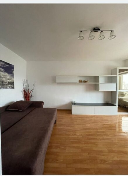 Mihai Bravu, Mall Vitan,