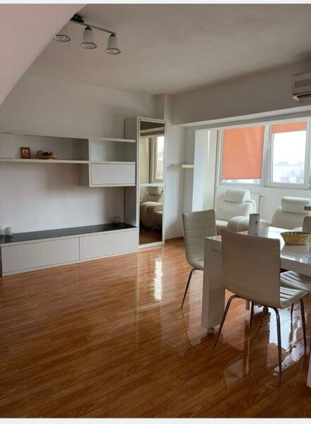 Mihai Bravu, Mall Vitan,